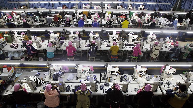 Auf dem Weg von der Fabrik bis in die nationale Statistik verändern sich die Zahlen zur Produktion vieler chinesischer Firmen - je nach Bedarf der politischen Entscheidungsträger. 