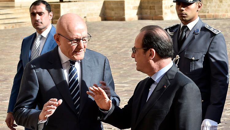 Frankreichs Präsident Hollande diskutiert mit dem libanesischen Regierungschef.