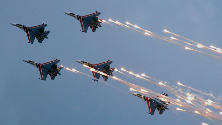 Die Kampfflugzeuge des Typs SU-27 gehören zum Stolz der russischen Luftwaffe (Archivbild).