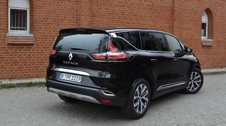 Der Unterfahrschutz am Heck soll etwas SUV-Romantik unter den Renault Espace bringen.