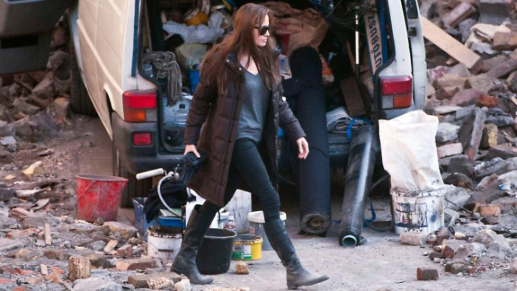Aller Anfang ist schwer: Angelina Jolie am Filmset in Ungarn.