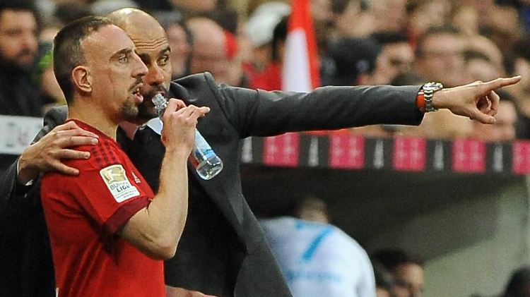 Dort lang: Josep Guardiola und Franck Ribßery.