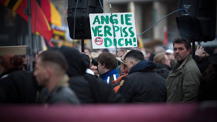 In der Flüchtlingskrise erhielten vor allem Politiker von Union und SPD viele wütende Mails von Menschen, die mit der Einwanderungspolitik der Regierung unzufrieden sind.