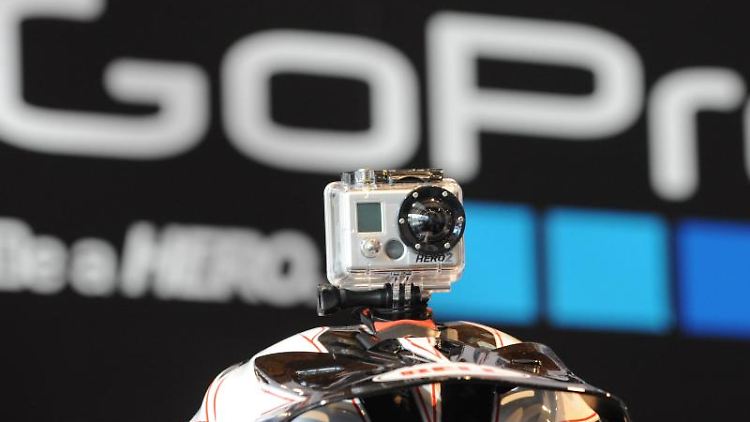 GoPro hatte nach einem schleppenden Weihnachtsgeschäft die Modellpalette halbiert und will jetzt teurere Geräte verkaufen. Foto: Patrick Seeger/Archiv