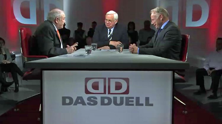 Beckstein (l.) und Trittin (r.) im Gespräch mit Heiner Bremer.