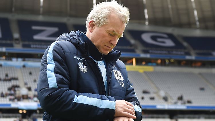 Vier Tage vor Saisonende trennt sich Zweitligist 1860 München von Trainer Benno Möhlmann.
