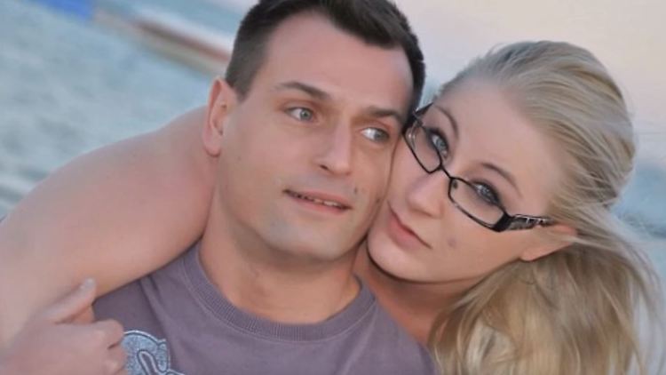 James Keates hält zu seiner sexsüchtigen Frau.