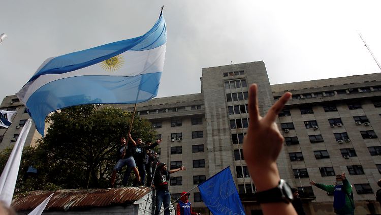 15 Jahre wollte niemand Argentinien Geld leihen. Nun gelingt Buenos Aires das Comeback am Kapitalmarkt.