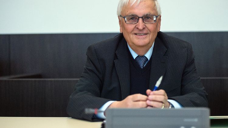 Im Prozess gegen Katar hat der ehemalige DFB-Chef Zwanziger Recht bekommen - schwieriger dürfte der Prozess gegen Günter Netzer werden.