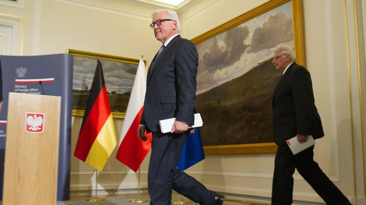 Außenministertreffen in Warschau: Frank-Walter Steinmeier weist die Kritik an den demokratischen Verhältnissen in Deutschland zurück.