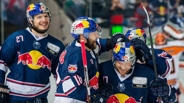 Hatten allen Grund, sich zu freuen: die EHC-Spieler