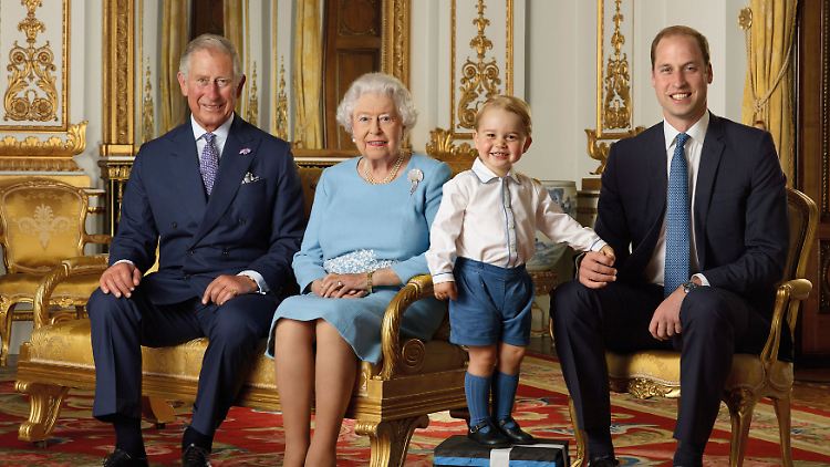 Die Queen und ihre drei Musketiere: Thronfolger 1 Charles, Thronfolger 3 George, Thronfolger 2 William (v.l.n.r.)