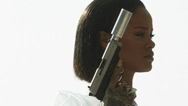 Sie schießt scharf: Rihanna.