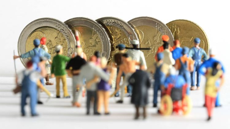 18 Prozent der Minijobber bekommen keine Lohnfortzahlung bei Krankheit. 20 Prozent der Arbeitgeber sagen, sie gewähren Minijobbern keinen bezahlten Urlaub.
