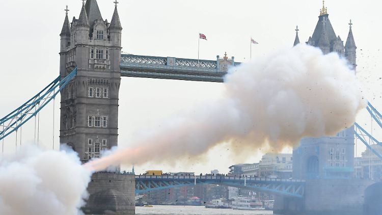 Wenn der Brexit-Pulverdampf verzogen ist, machen sich einer Studie zufolge Heere von Anwälten un Beratern auf den Weg.