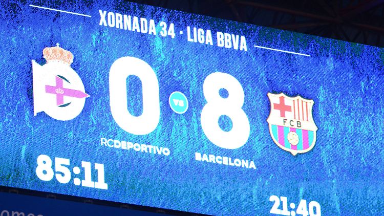 Der Schein trügt: Trotz des 8:0 in La Coruna hat der FC Barcelona die Primera Division mit einer bemerkenswerten Schwächephase wieder hochspannend gemacht.