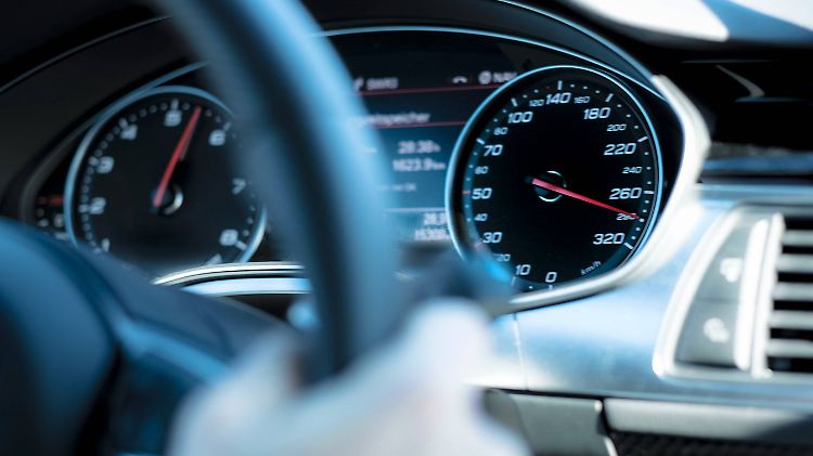 Auch wenn das Auto versichert ist, darf nicht jeder hinters Steuer. 