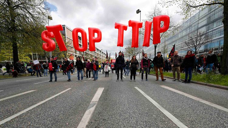 Als US-Präsident Obama im April die Hannover-Messe besuchte, demonstrierten Zehntausende gegen TTIP.