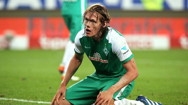 "Ich weiß nicht, was da gepfiffen wurde", sagte Jannik Vestergaard