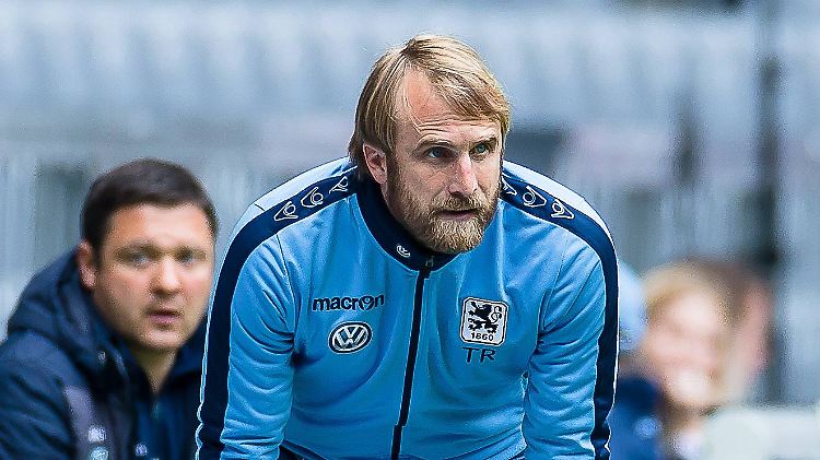 Erstes Spiel, erster Sieg: Daniel Bierofka feierte ein gelungenes Debüt als 1860-Coach.