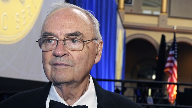 Ist bald zum zweiten Mal verheiratet: Harris Wofford.