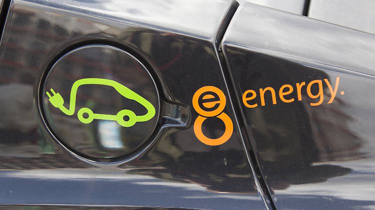 Zu wenige Ladestationen sind eines der Probleme beim Vorantreiben der Elektromobilität in Deutschland. 