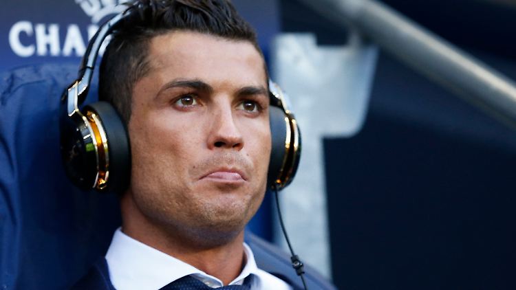 Torjäger Cristiano Ronaldo kann Real Madrid im Halbfinal-Hinspiel bei Manchester City nicht helfen.