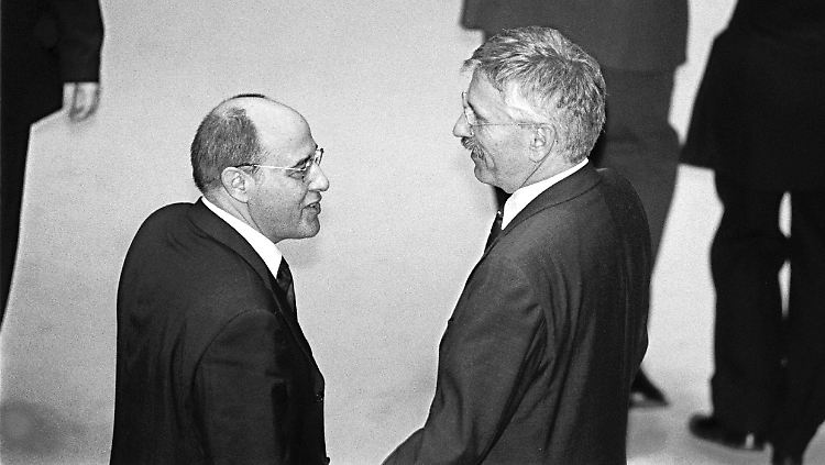 Sarrazin Anfang 2002 mit seinem damaligen Kabinettskollegen, dem Linken Gregor Gysi