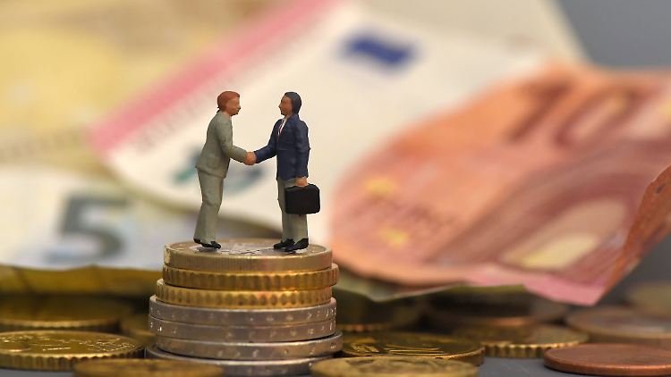 Arbeitgeber müssen sich an ihre Zusagen halten - unter wirtschaftlichem Druck können Versprechen aber eingeschränkt werden. 