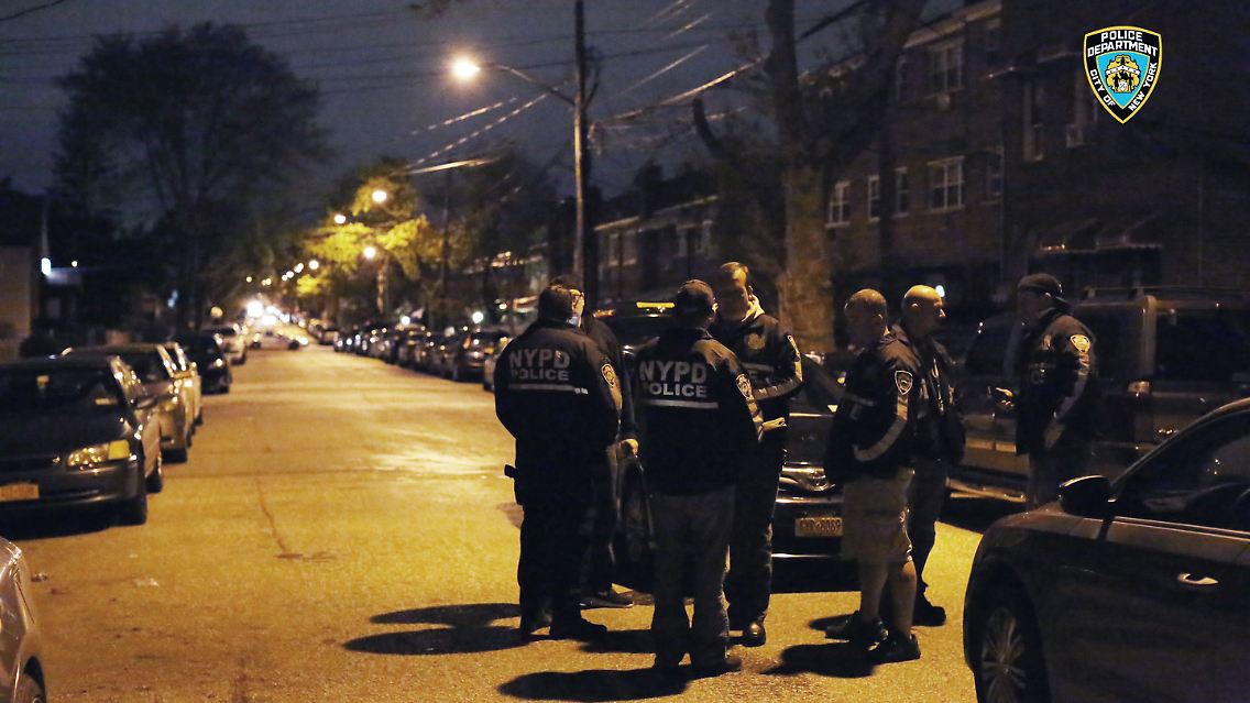 New Yorker Polizisten nach eine der Razzien.