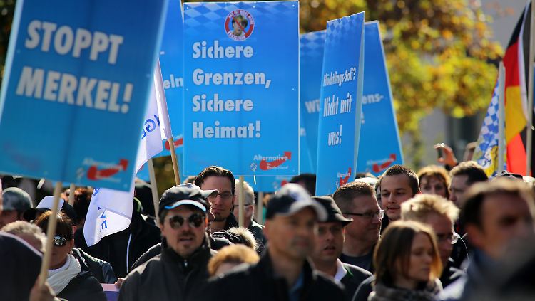 AfD-Anhänger im bayerischen Freilassung im Herbst 2015, auf dem Höhepunkt der Flüchtlingskrise.