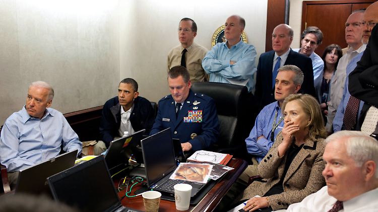 Ein Foto, das den Ausgangspunkt der offiziellen Version der Tötung bin Ladens darstellt: US-Präsident Obama und Vertraute beobachten die "Operation Neptune's Spear".