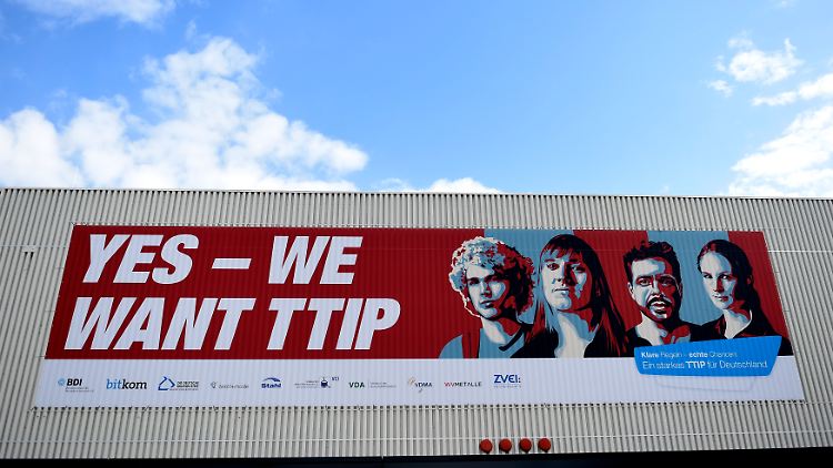 17 Prozent der Deutschen halten das TTIP-Abkommen für eine gute Sache, etwa doppelt so viele halten es für schlecht, so die Bertelsmann-Stiftung unter Berufung auf eine repräsentative Umfrage.