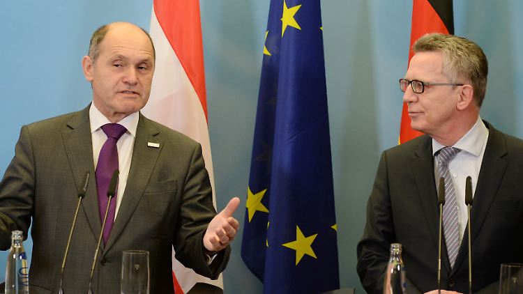 Alles wieder gut: Wolfgang Sobotka und Thomas de Maizière