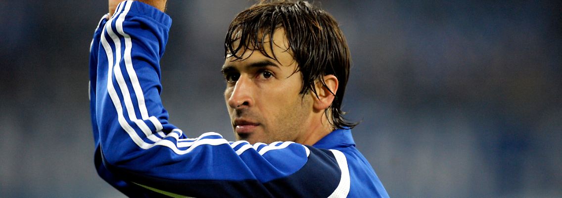 Zwei Tore zum Glück: Schalkes Raul.