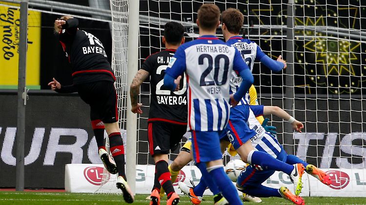 Leverkusens Youngster Julian Brandt leitete den Sieg über Hertha in der 2. Minute ein. Der 19-Jährige traf im sechsten Spiel in Folge.