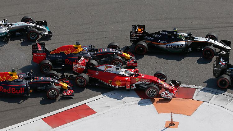 Aus dem Red-Bull-Sandwich gab es für Sebastian Vettel in Sotschi kein Entkommen.