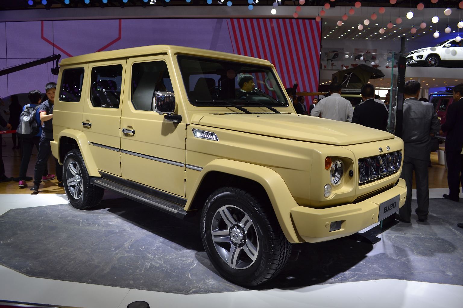 Wer in Peking über die Auto China 2016 läuft, findet sie noch: Plagiate!