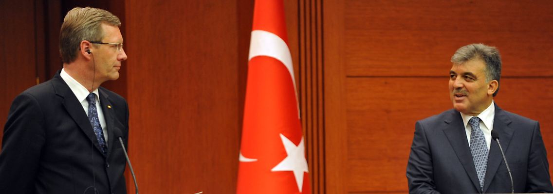 Den richtigen Ton getroffen: Künast lobt die Präsidenten Deutschlands und der Türkei, Wulff und Gül.