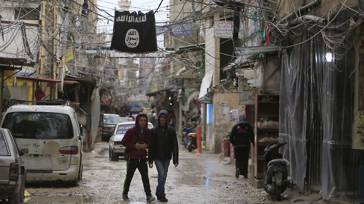 Wieviele Kinder in Syrien vom IS ausgebildet werden, können die Verfassungsschützer nur erahnen: In Deutschland dürfen die Daten Minderjähriger nicht gespeichert werden.