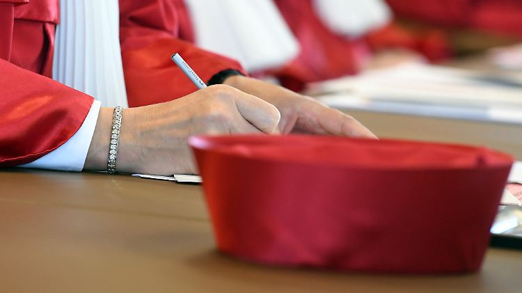Karlsruhe findet das Entgegenkommen der Bundesregierung bereits ausreichend.
