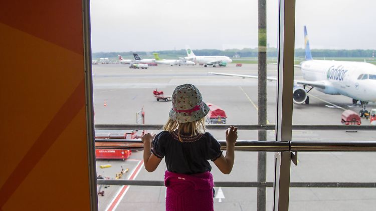 Wenn ein Flug mehr als zwei Stunden Verspätung hat, kann man auf Entschädigung hoffen. 