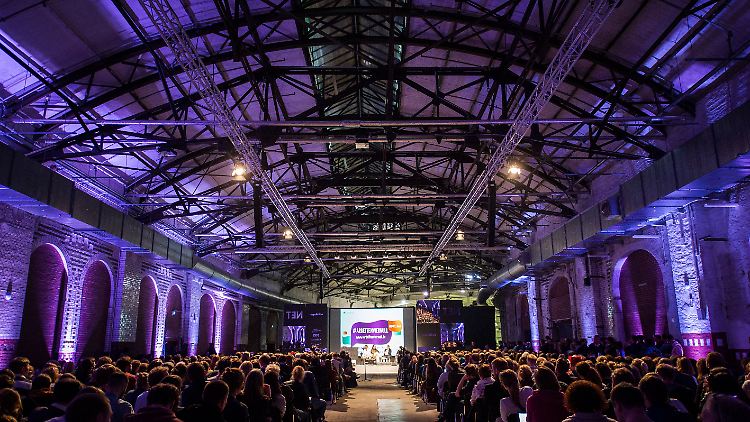 Fast sämtliche Plätze besetzt: Die Halle am Berliner Gleisdreieck.