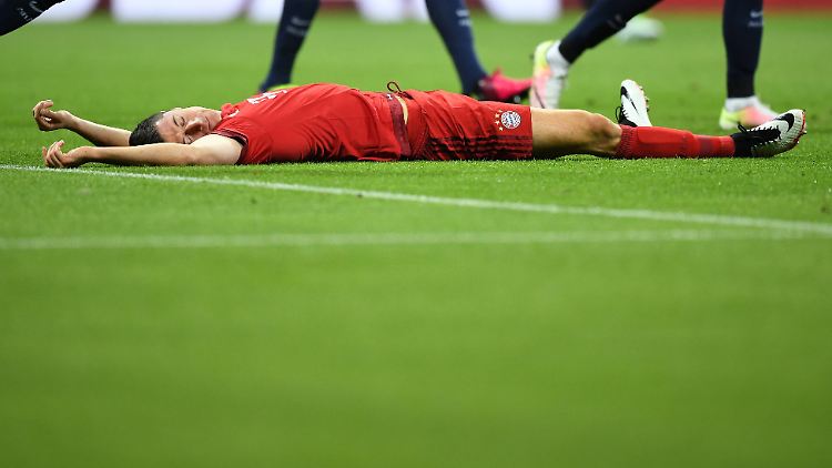 Robert Lewandowski schenkte den Bayern mit dem Tor zum 2:1 noch einmal Hoffnung. Doch es reichte nicht zum Weiterkommen.