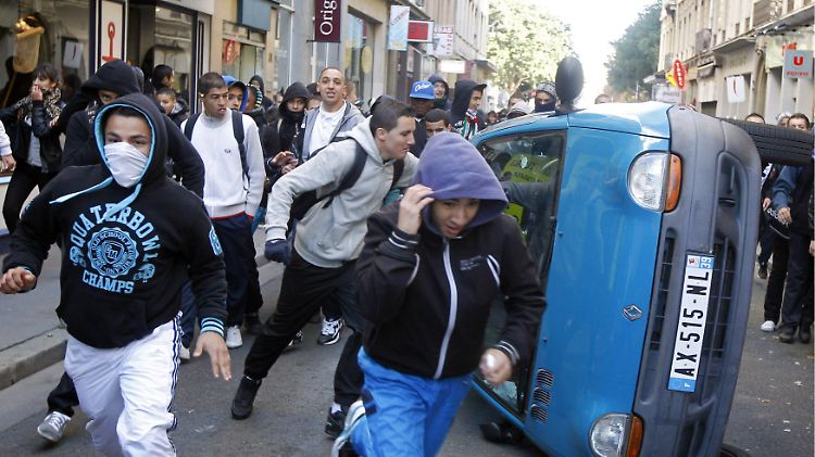 Vor allem in Lyon kommt es immer wieder zu Ausschreitungen.