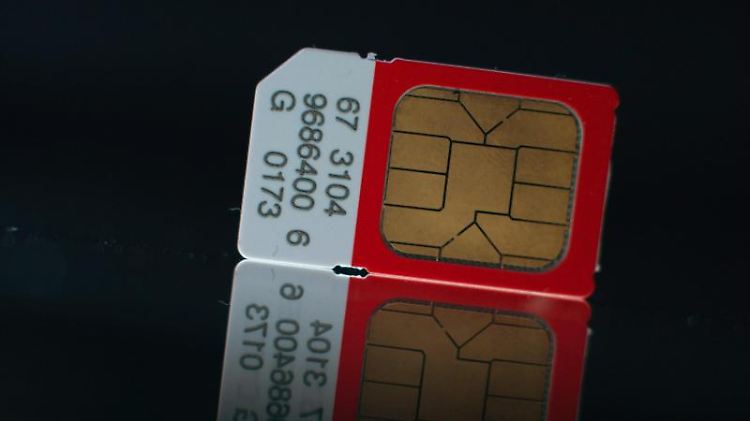 "Sie können heute unter dem Namen Donald Duck ein Prepaid-Handy kaufen", lautet die Einschätzung vom Inennminister. Das ändert sich jetzt.