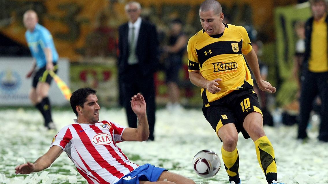 Kein Schnee: Szene aus dem Stadion Kleanthis Vikelidis beim Spiel Aris Saloniki gegen Atletico Madrid.