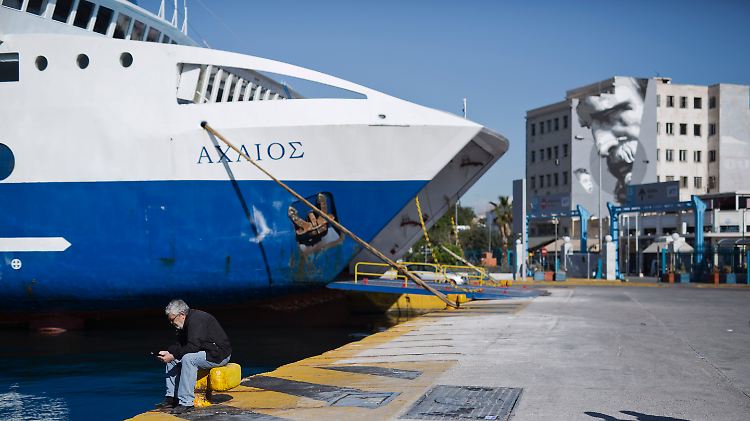 Nahezu alle Fähren bleiben im Hafen.