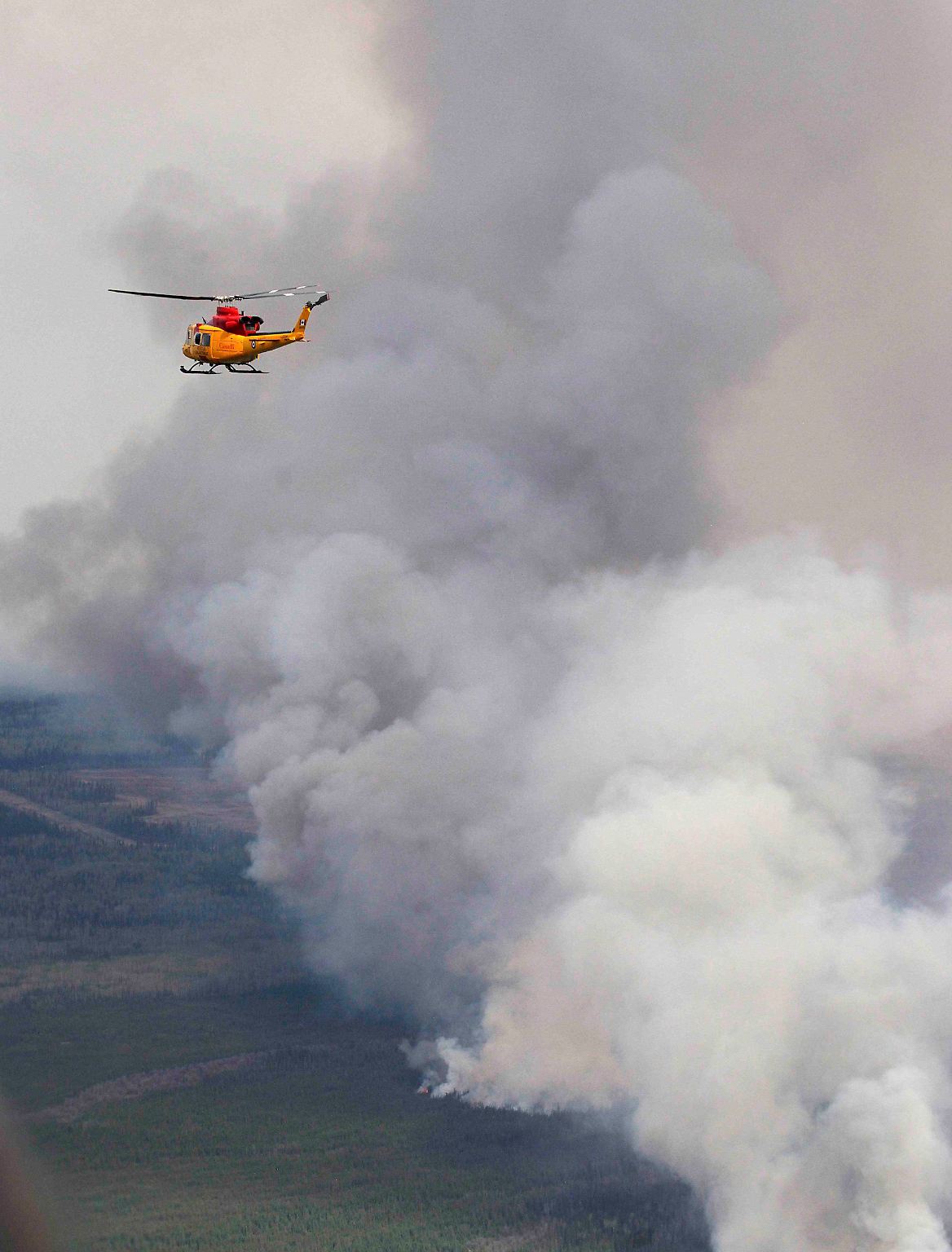 Hunderte Feuerwehrleute kämpfen gegen die immer dramatischeren Waldbrände in Kanadas Provinz Alberta.