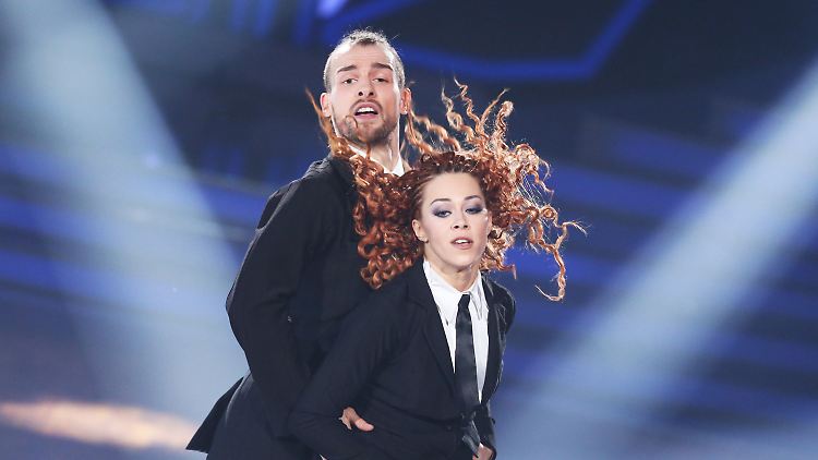 Eric und Oana als "Men in Black".